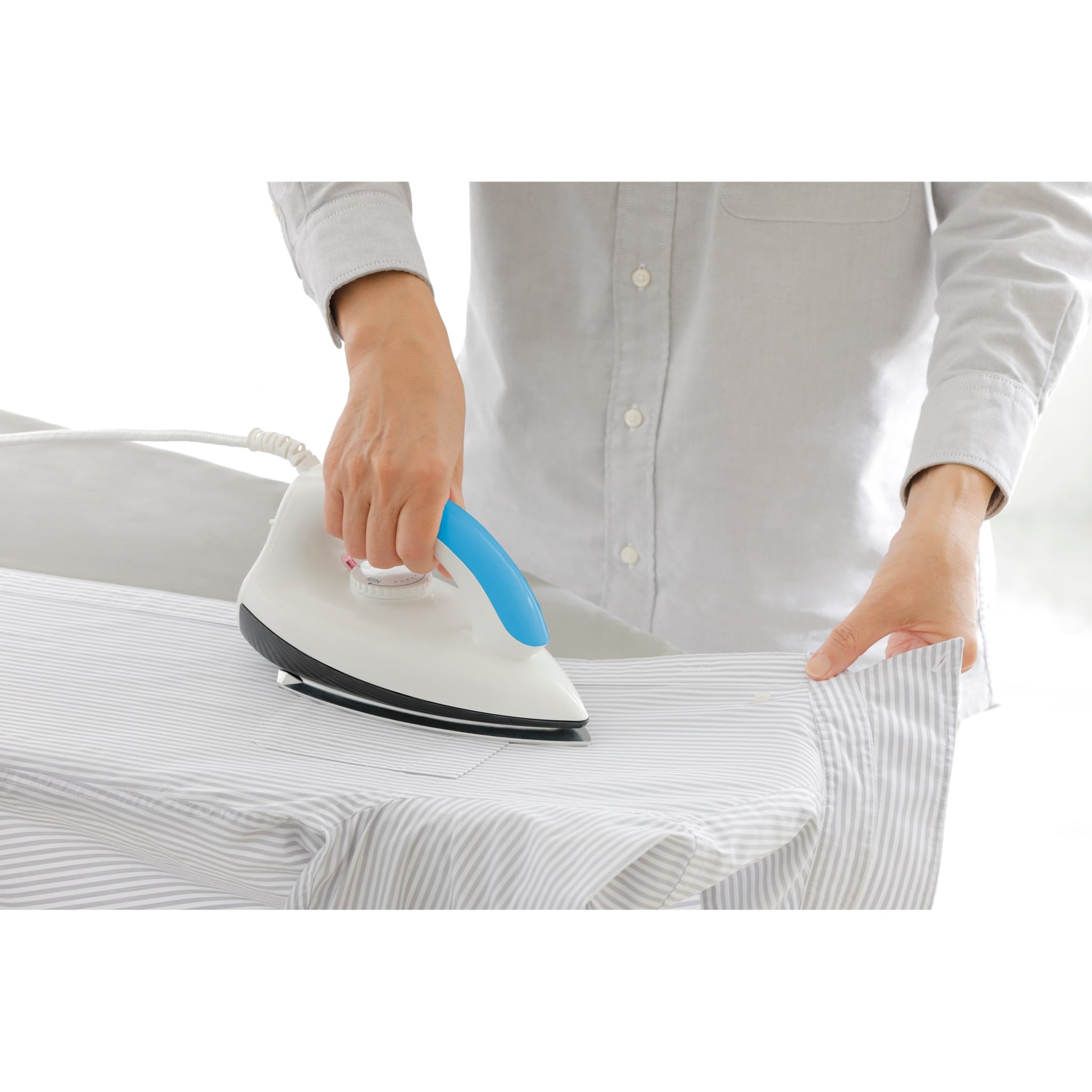 Panasonic 1000W 0.9kg Lightweight Dry Iron