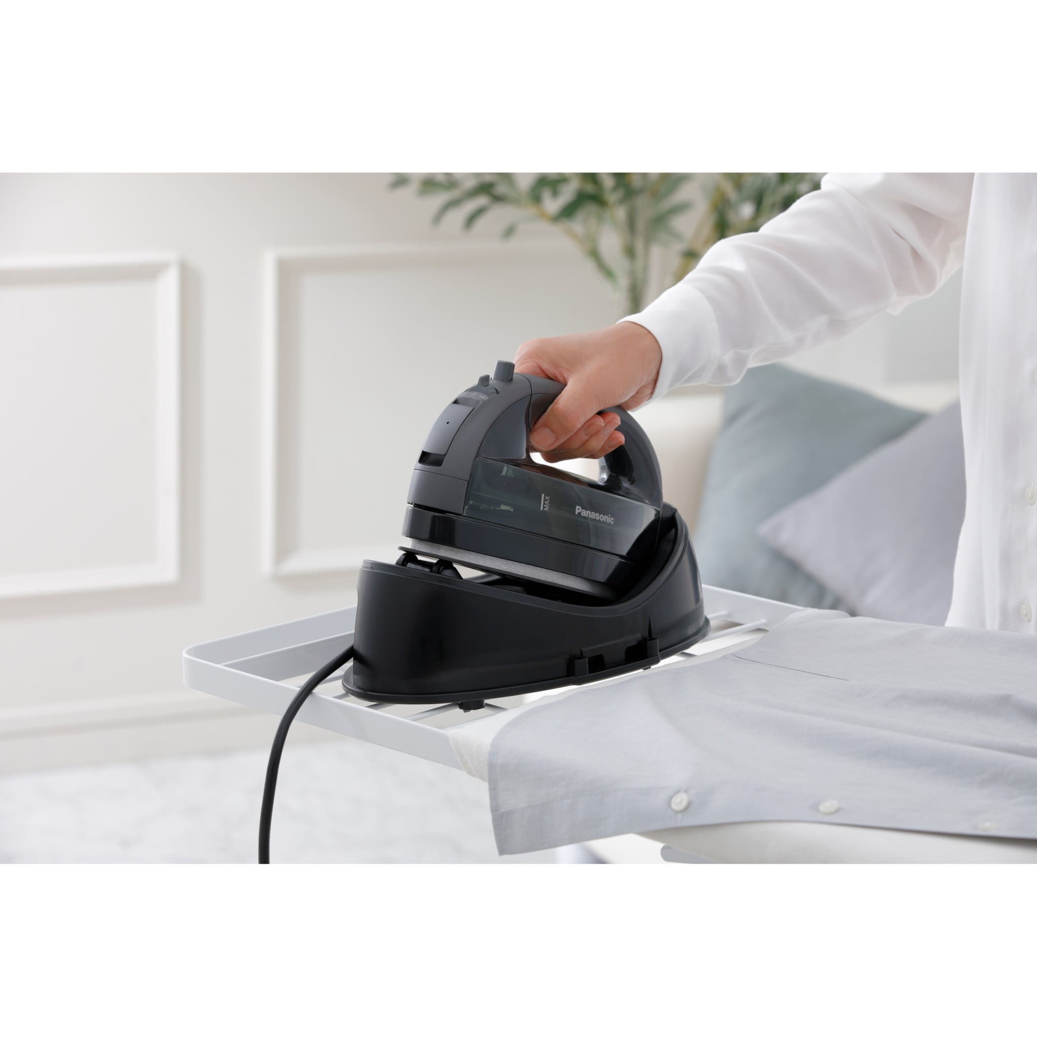 Panasonic 2000W Cordless Steam Iron
