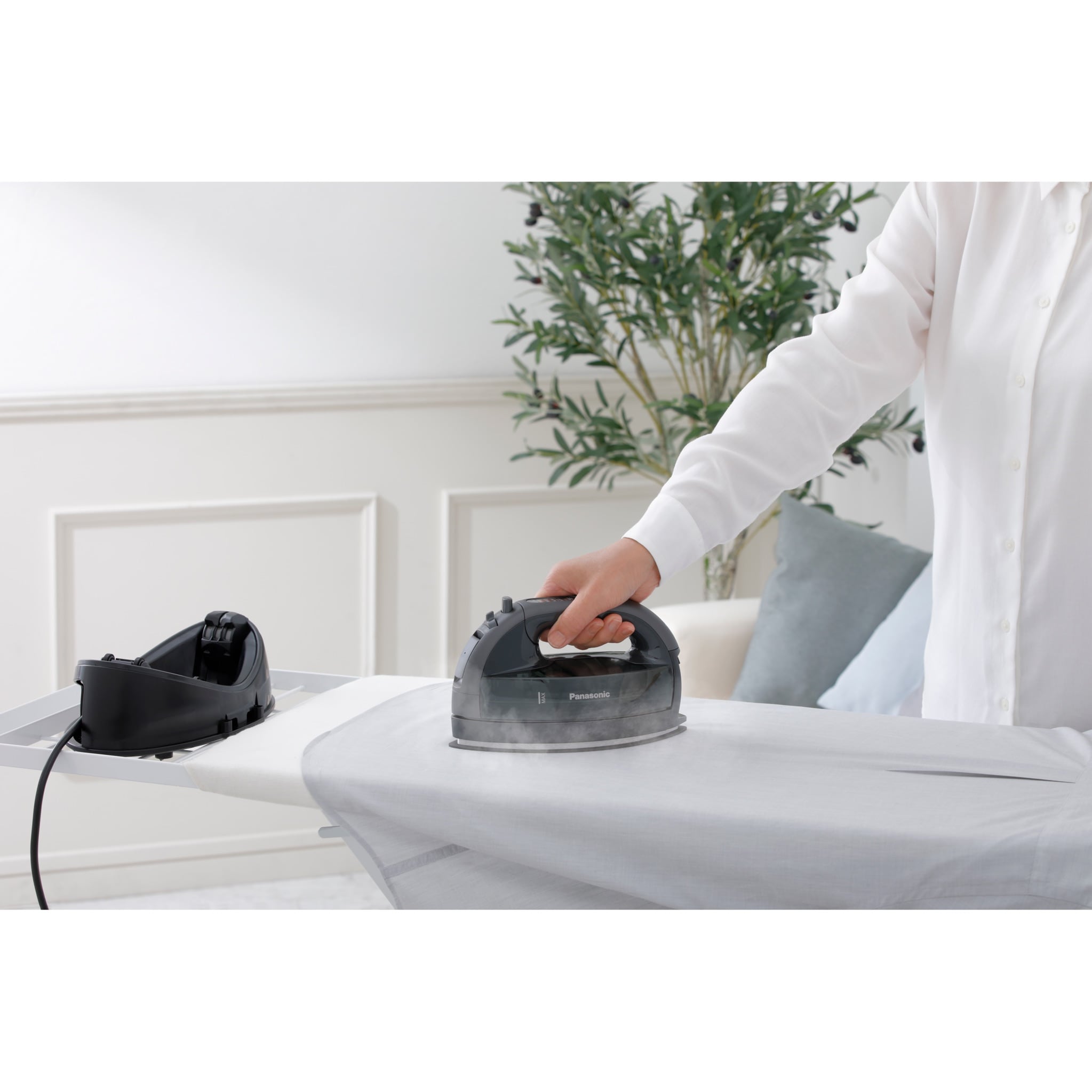 Panasonic 2000W Cordless Steam Iron