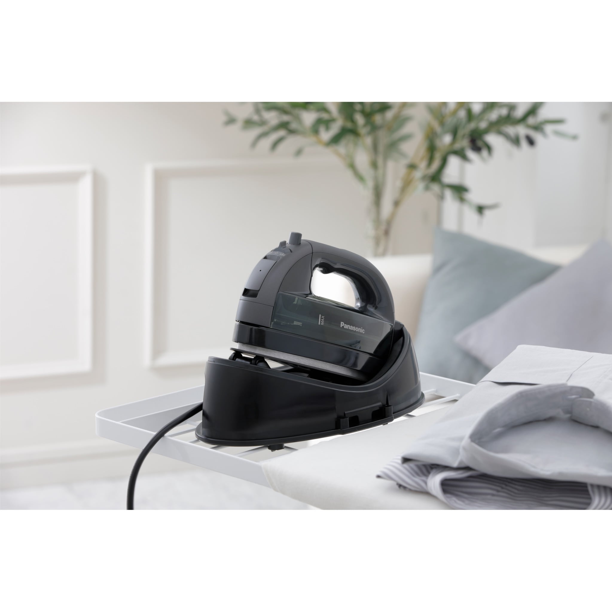 Panasonic 2000W Cordless Steam Iron